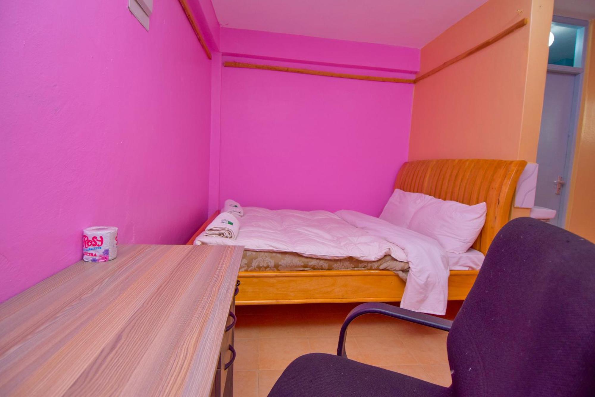 Small Condo Apartment Nyeri Buitenkant foto